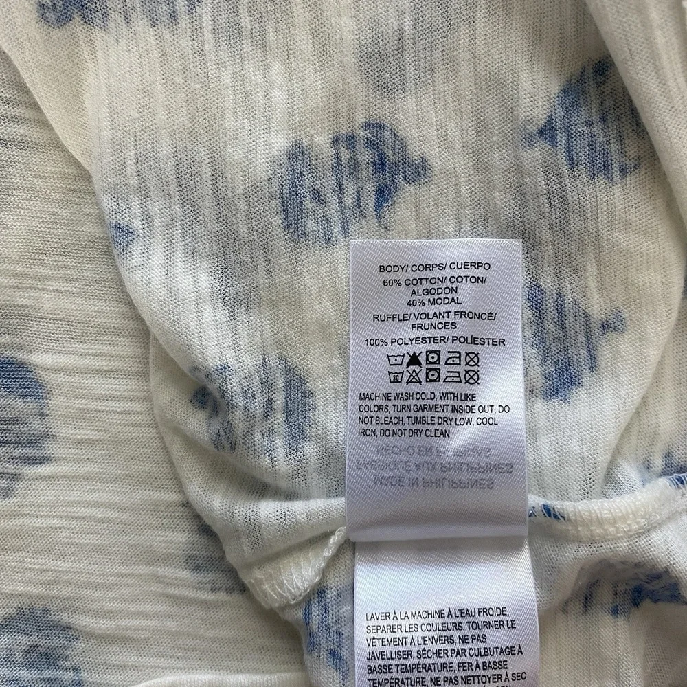 Lucky Brand Sz M Blue White Floral Print Ruffle Split Tie Neck Top Lightweight - Picture 13 of 15